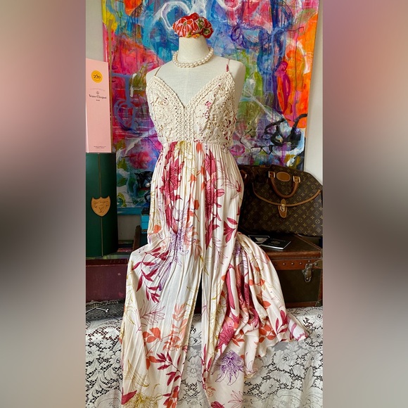 ILLA ILLA Dresses & Skirts - Beautiful Sundress Beach Vacation Style ILLA ILLA Dress Size S pretty details 🌴🥰